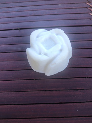Rose-shaped Shea Butter Aromatic Massage Candle